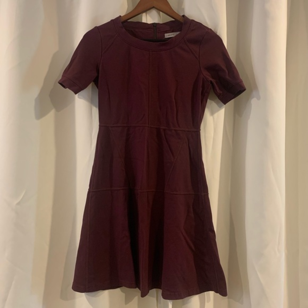 ATHLETA Women’s Size XS Dark Purple EN ROUTE Scuba Dress Short Sleeve